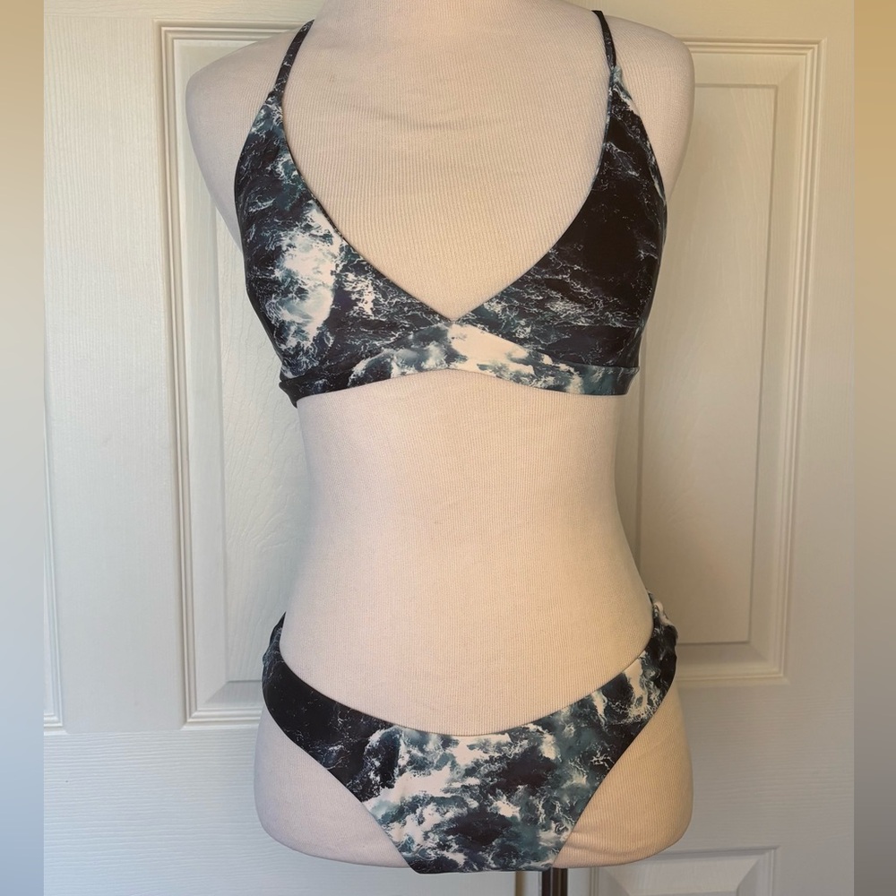 Zaful White and Teal Wave Print Bikini
